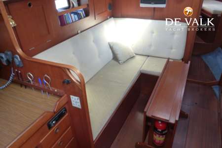 HALLBERG RASSY 352