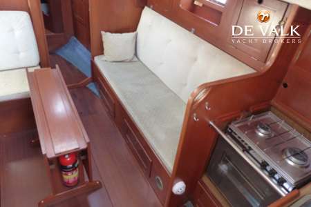 HALLBERG RASSY 352
