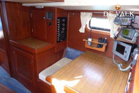 HALLBERG RASSY 352