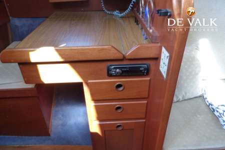 HALLBERG RASSY 352