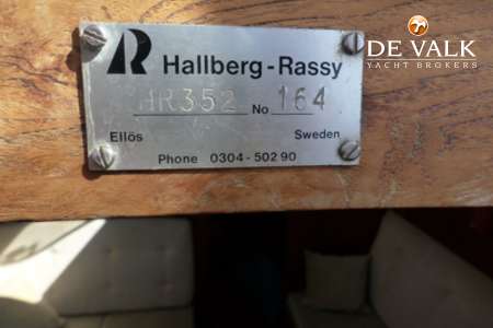 HALLBERG RASSY 352