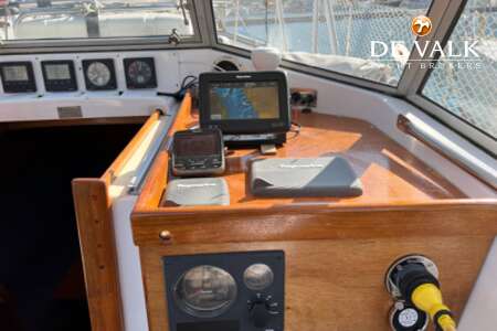 HALLBERG RASSY 352