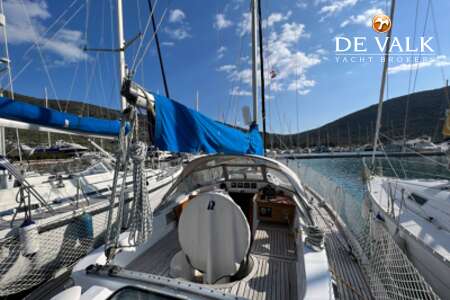 HALLBERG RASSY 352