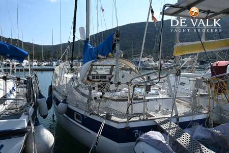 HALLBERG RASSY 352