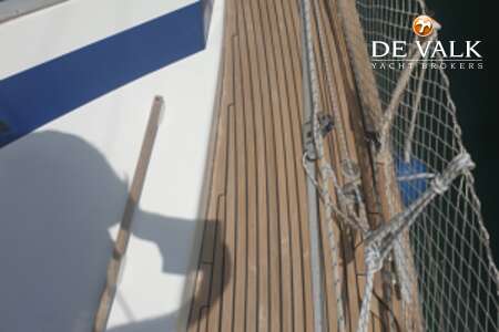 HALLBERG RASSY 352