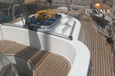 HALLBERG RASSY 352