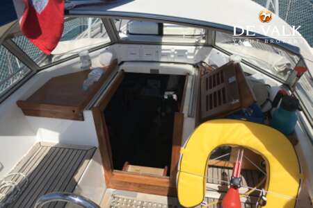 HALLBERG RASSY 352