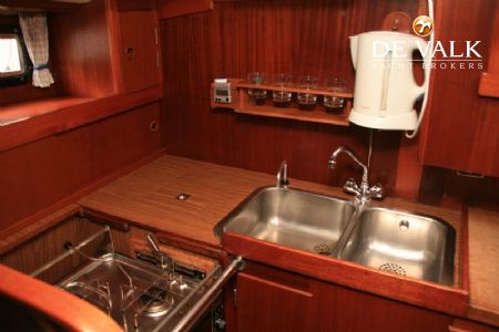 HALLBERG RASSY 352 SCAN