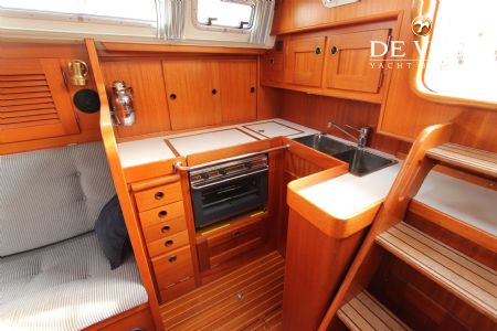 HALLBERG RASSY 36