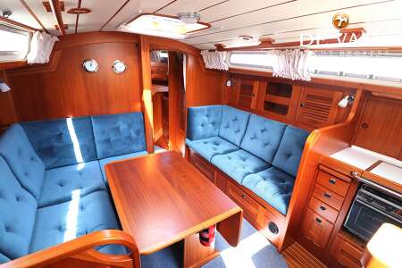 HALLBERG RASSY 36