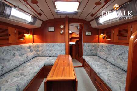 HALLBERG RASSY 36