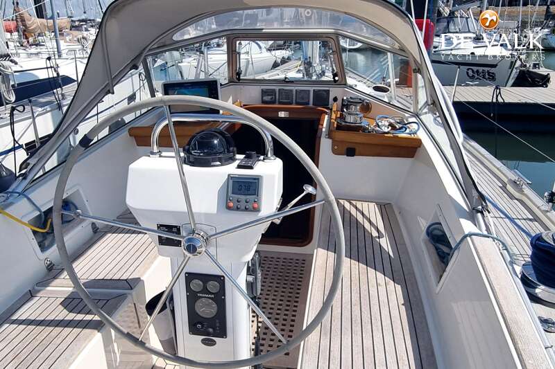 HALLBERG RASSY 37 sailing yacht for sale | De Valk Yacht broker