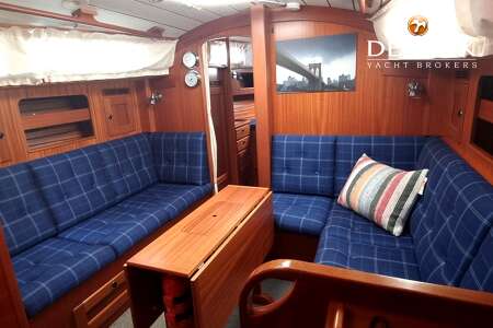 HALLBERG RASSY 37