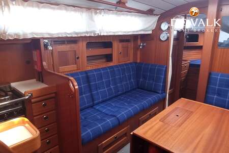 HALLBERG RASSY 37