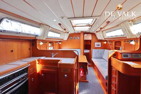 HALLBERG RASSY 372