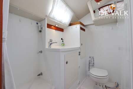 HALLBERG RASSY 372