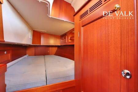 HALLBERG RASSY 372
