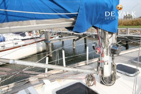 HALLBERG RASSY 38