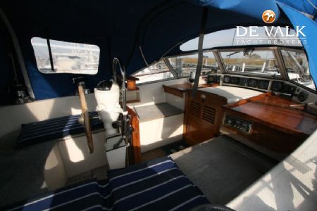HALLBERG RASSY 38