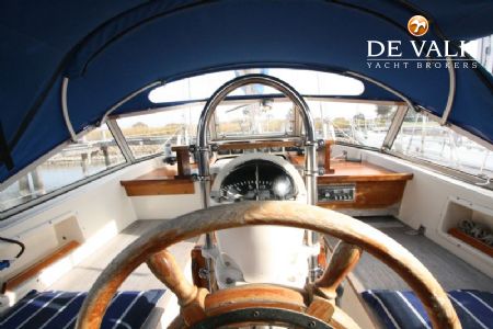 HALLBERG RASSY 38