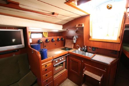 HALLBERG RASSY 38