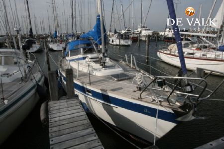 HALLBERG RASSY 38