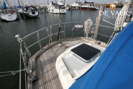 HALLBERG RASSY 38