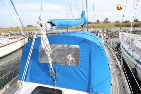 HALLBERG RASSY 38