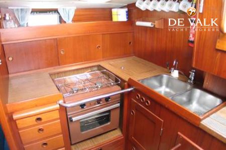 HALLBERG RASSY 38