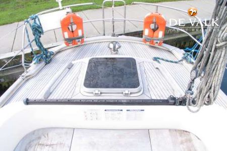 HALLBERG RASSY 38