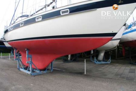 HALLBERG RASSY 38