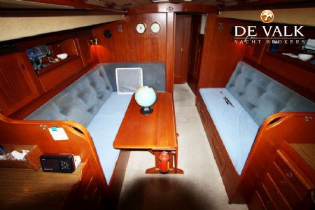HALLBERG RASSY 38