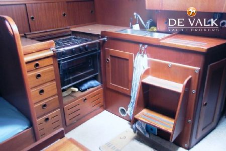 HALLBERG RASSY 38
