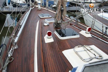 HALLBERG RASSY 38