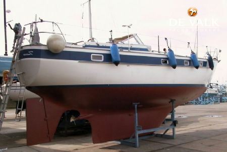 HALLBERG RASSY 38