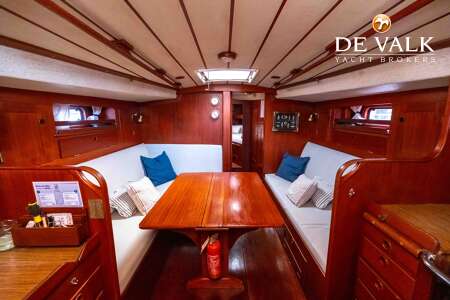 HALLBERG RASSY 38