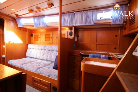 HALLBERG RASSY 39