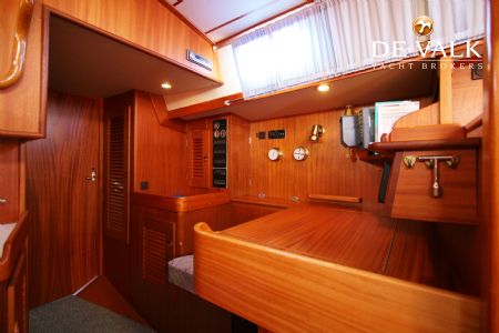 HALLBERG RASSY 39