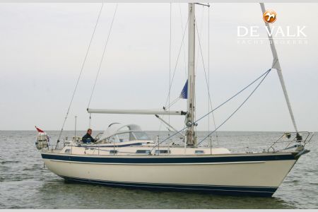 HALLBERG RASSY 39