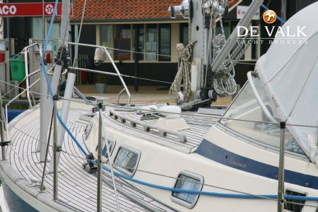 HALLBERG RASSY 39