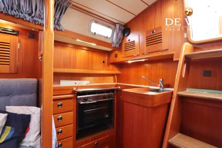 HALLBERG RASSY 39