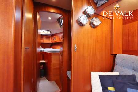 HALLBERG RASSY 39