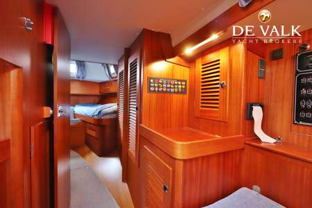 HALLBERG RASSY 39