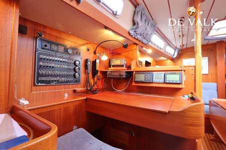 HALLBERG RASSY 39