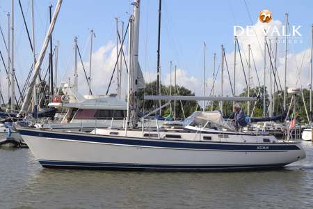 HALLBERG RASSY 39