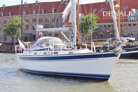 HALLBERG RASSY 39