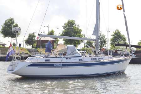 HALLBERG RASSY 39