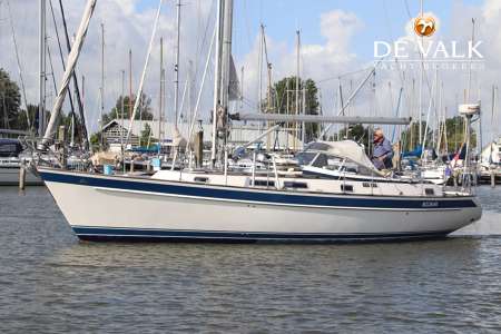 HALLBERG RASSY 39