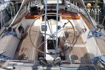 HALLBERG RASSY 39