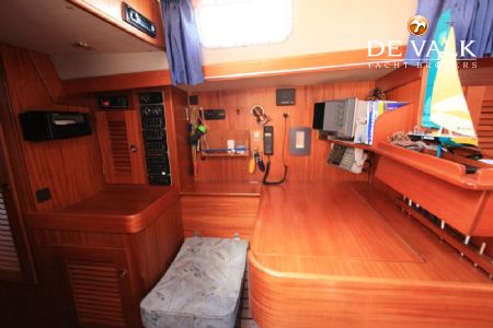 HALLBERG RASSY 39